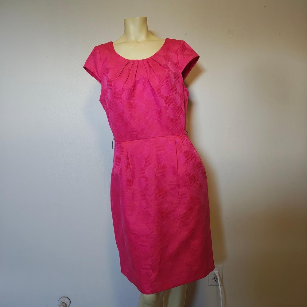 Shelby & Palmer Pink Jacquard Polka Dot Sheath Dress Size 10 Cap Sleeve Pleated